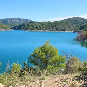 https://aix-en-provence-charmant-studio-proche-toutes.fr-provencehotel.com